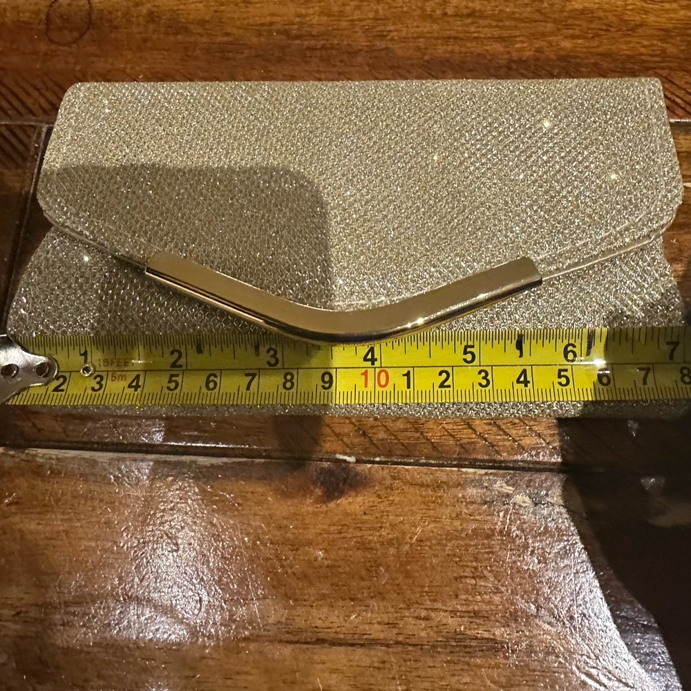 Elegant Gold Clutch Bag - Picture 4 of 5